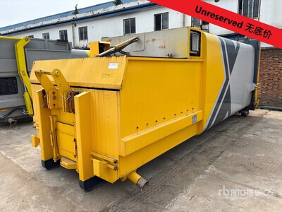2020 XCMG YJYF318B 18 m3 Hook-Lift Waste Container (Inoperable)