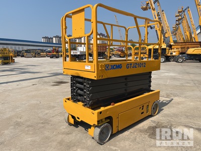 2017 XCMG GTJZ1012 Electric Scissor Lift