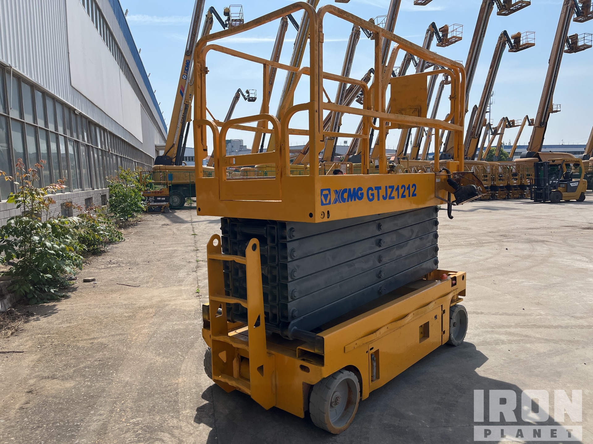 2018 XCMG GTJZ1212 Electric Scissor Lift in Xuzhou, JS, China