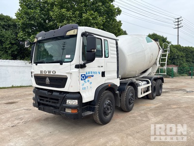 2020 Sinotruck Howo 8x4 Sleeper Mixer Truck