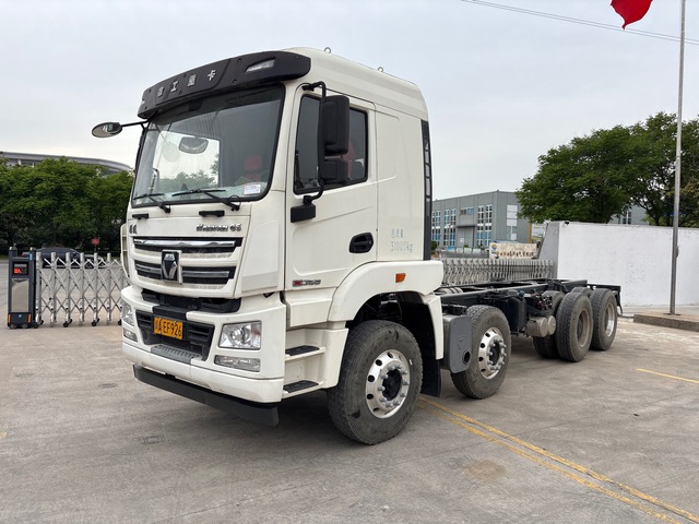2021 XCMG NXG3310D5NEMX 6x4 Sleeper Cab & Chassis