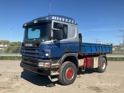 2000 Scania P124 4x4 Sleeper Camion à benne basculante D/E