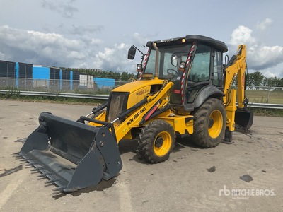 2017 New Holland B80B-SS 4x4 Graaflaadmachine