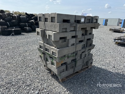 Quantity of (45) ZND/HERAS FENCE palstic, concreat Foot. Scaffolding