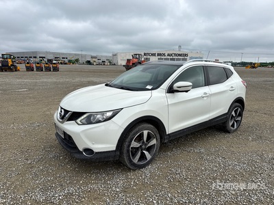 Nissan Qashqai を見 SUV