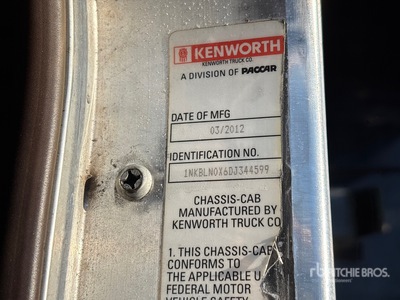 2013 Kenworth T440 6x4 3-Achs Kipper-Lkw