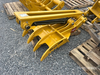 2026 HW THUMB20-25H 30 in Hydraulic Excavator Thumb - Fits Cat 320, 325 / 20 - 25 ton (Unused)