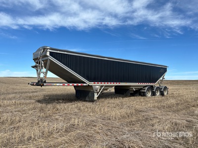 2016 Doepker Legacy 45 ft Tri/A Graan aanhanger