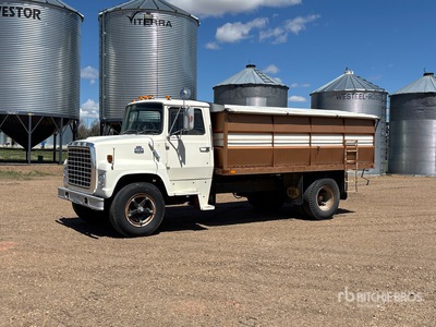 1980 Ford 700 4x2 Grain Truck