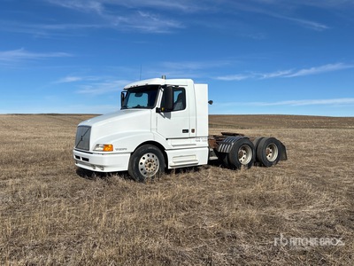 1998 Volvo VNL64T 6x4 Cabeza Tractora Cabina Corta