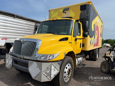 2009 International 4300 Van Truck