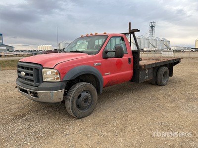 2006 Ford F-450 XL 4x2 Flatbed Truck