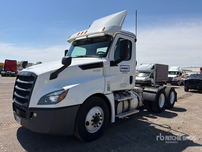 2020 Freightliner Cascadia 126 6x4 T/A Day Cab Truck Tractor