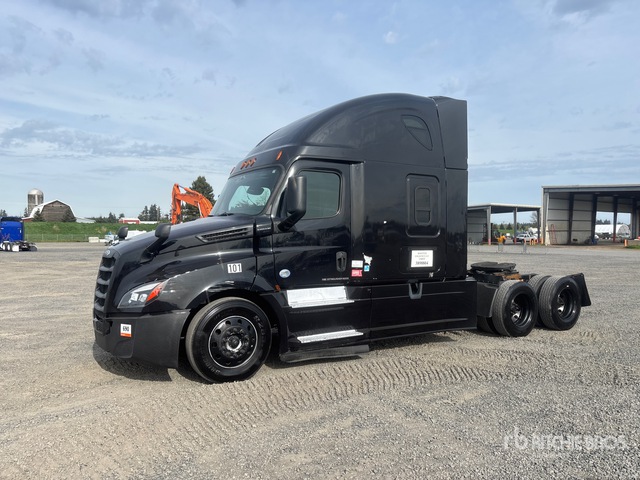 2020 Freightliner Cascadia 126 2020 Freightliner Cascadia 126 6X4 T/A Sleeper Truck Tractor