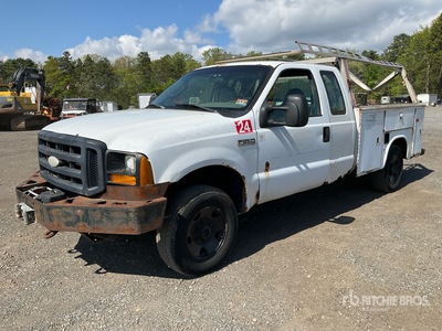 2006 Ford F-250 4x4 Extended Cab Service Truck