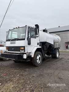 1993 Ford CF7000 Sweeper Truck