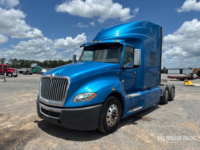 2020 International LT625 6x2 T/A Sleeper Truck Tractor