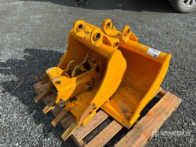 Quantity of (2) Excavator Buckets エクスカベーター用アタッチメント - その他