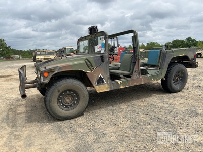 AM General M1097R1 HMMWV 4 Door w/Truck Body