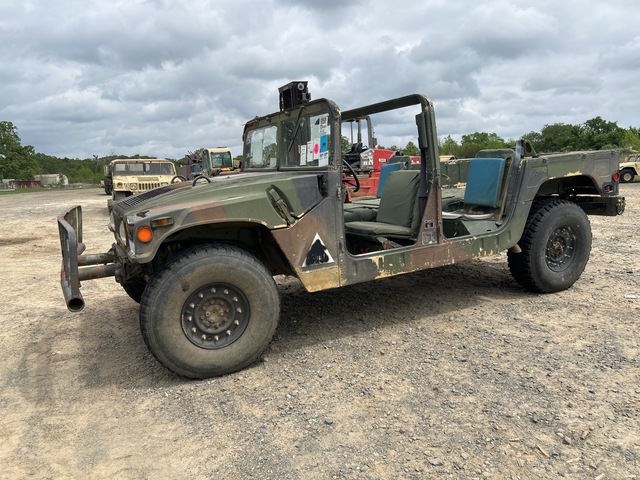 AM General M1097R1 HMMWV 4 Door w/Truck Body