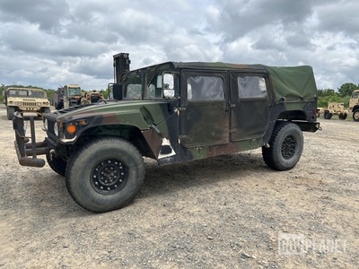 2005 AM General M1097 HMMWV 4 Door Soft Top w/Truck Body