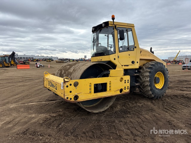 2010 Bomag BW211D-40 Smooth Drum Compactor | Ritchie Bros. Auctioneers