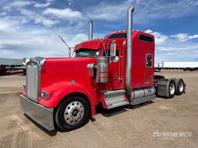 2007 Kenworth W900 6x4 T/A Sleeper Truck Tractor