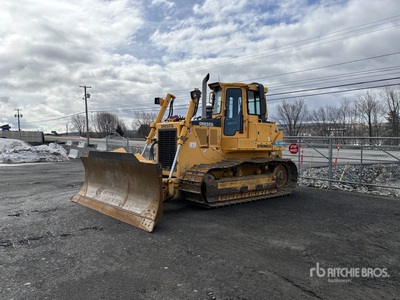 Dressta TD-15M جرافة مجنزرة