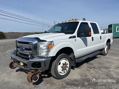 2015 Ford F-250 XLT 4x4 Crew Cab Hi-Rail Pickup