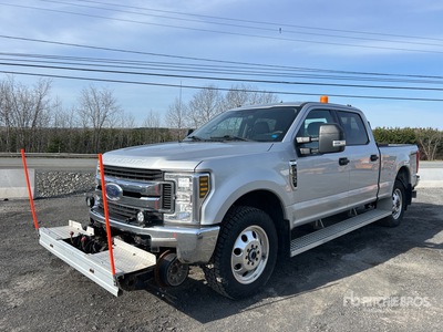 2018 Ford F-250 XLT 4x4 Crew Cab Hi-Rail Pickup