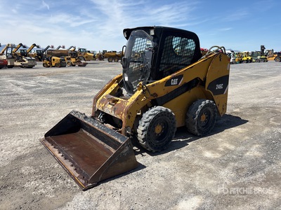 2010 Cat 246C Two-Speed Minicargadora