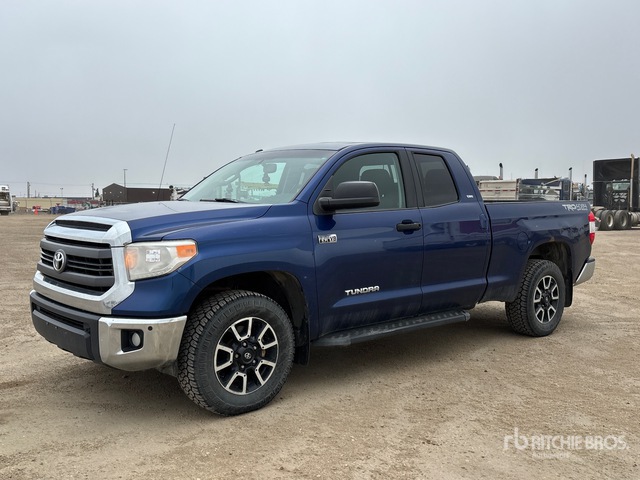 2015 Toyota Tundra 2015 Toyota Tundra Sr5 4X4 Crew Cab Pickup