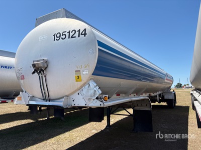 1999 Polar MC306 9400 gal T/A Tanker Trailer