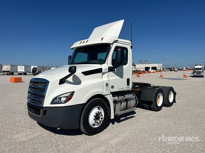 2018 Freightliner Cascadia 126 6x4 Ciągnik siodłowy T/A z kabiną dzienną