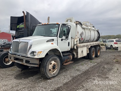 2006 Keith Huber on 2007 International 7400 6x4 Vacuum Tanker Truck