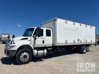 2010 (unverified) International 4400 SBA Premium 4x2 Van Truck
