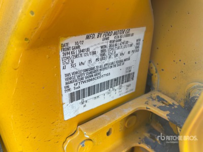 2012 Ford F-350 4x4 Crew Cab Flatbed Truck