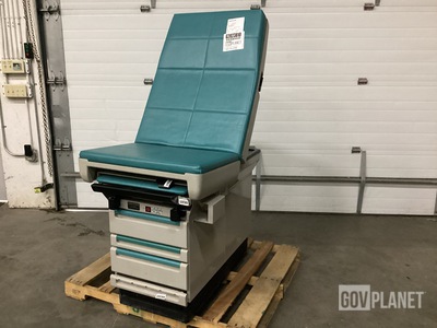 Midmark 404-007 Examination Table