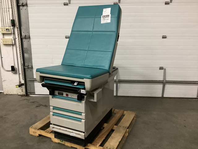 Midmark 404-007 Examination Table
