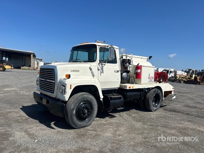 1987 Ford F8000 300 gal 4x2 Kraftstoff- / Schmiermittel Lkw