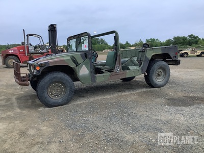 AM General M1097R1 HMMWV 4 Door w/Truck Body