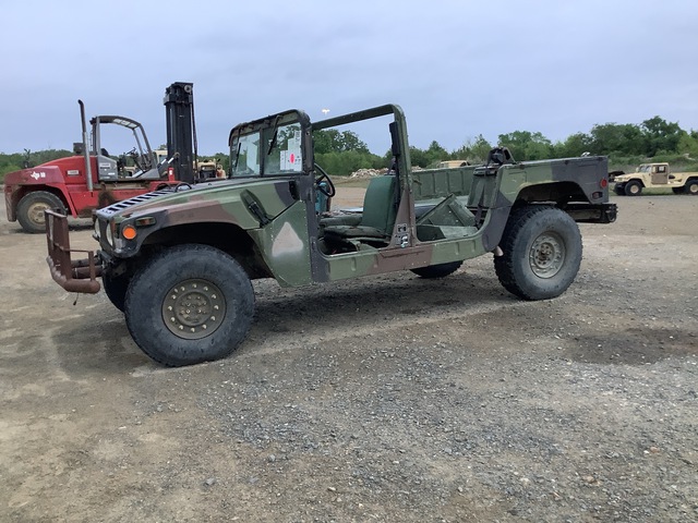 AM General M1097R1 HMMWV 4 Door w/Truck Body
