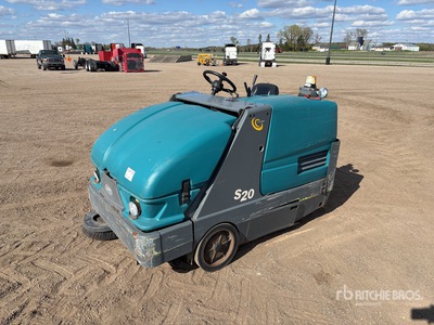 2014 Tennant S20 Ride-On Spazzatrice pavimenti