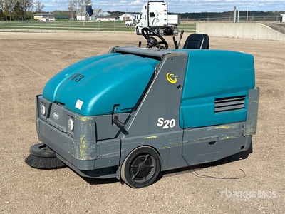 2015 Tennant S20 Ride-On Floor Sweeper