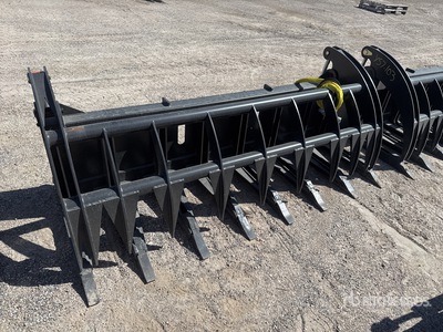 Mid-State 84 in Root スキッドステア用グラップル