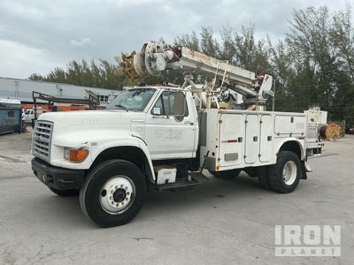 Commander on 1997 Ford F800 4x2 Camion excavadora