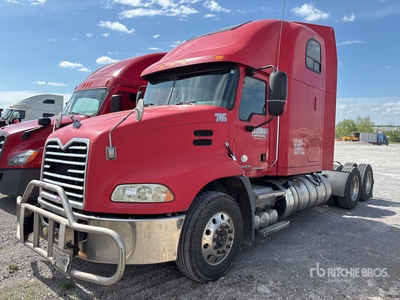 2014 Mack CXU613 6x4 Tracteur Routier Couchette