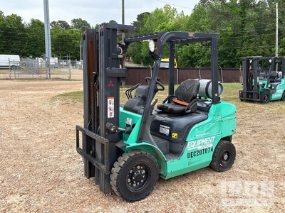 2020 Mitsubishi FG25N 4950 lb Pneumatic Tire Chariot Élévateur