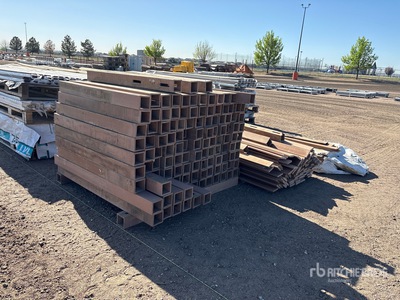 Quantity of 5.5 in x 8 ft Trex 柵