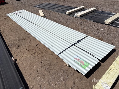 Quantity of (70) 16'ft x 3'ft White Metal Roof Panels その他 - 店舗 & 倉庫 (Unused)